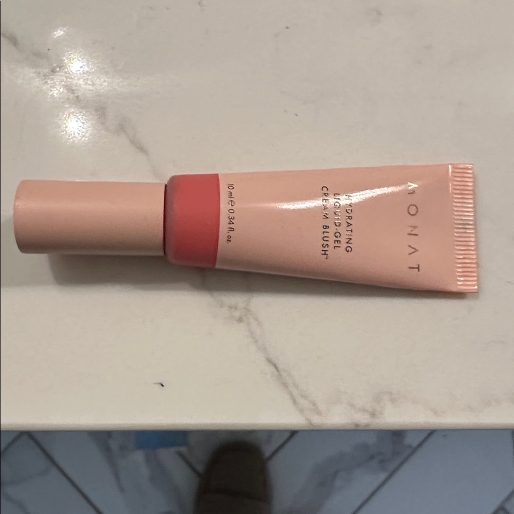 Monat Hydrating Liquid-Gel Cream Blush - Picture 3 of 3